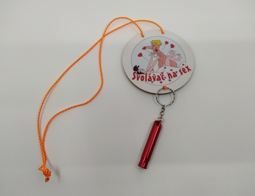 Svolávač na sex s píšťalkou