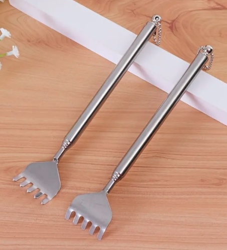 Skládací drbátko na záda