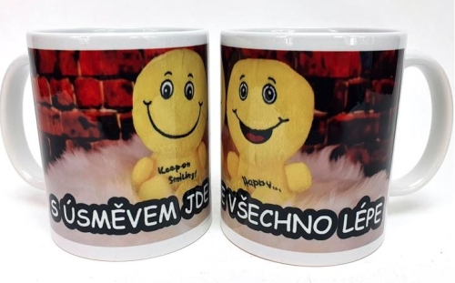 Hrnek S úsměvem jde všechno lépe